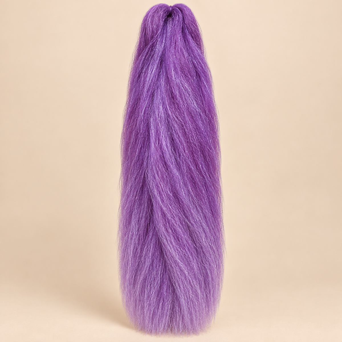 Ultra Braid kanekalon TPurple/lilac paars lila, 110 cm 155 gram op beige achtergrond