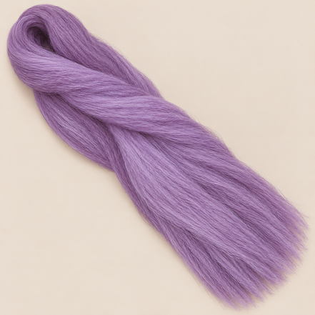 Ultra Braid kanekalon Dreamy Purple pastelpaars 110 cm, 155 gram op beige achtergrond