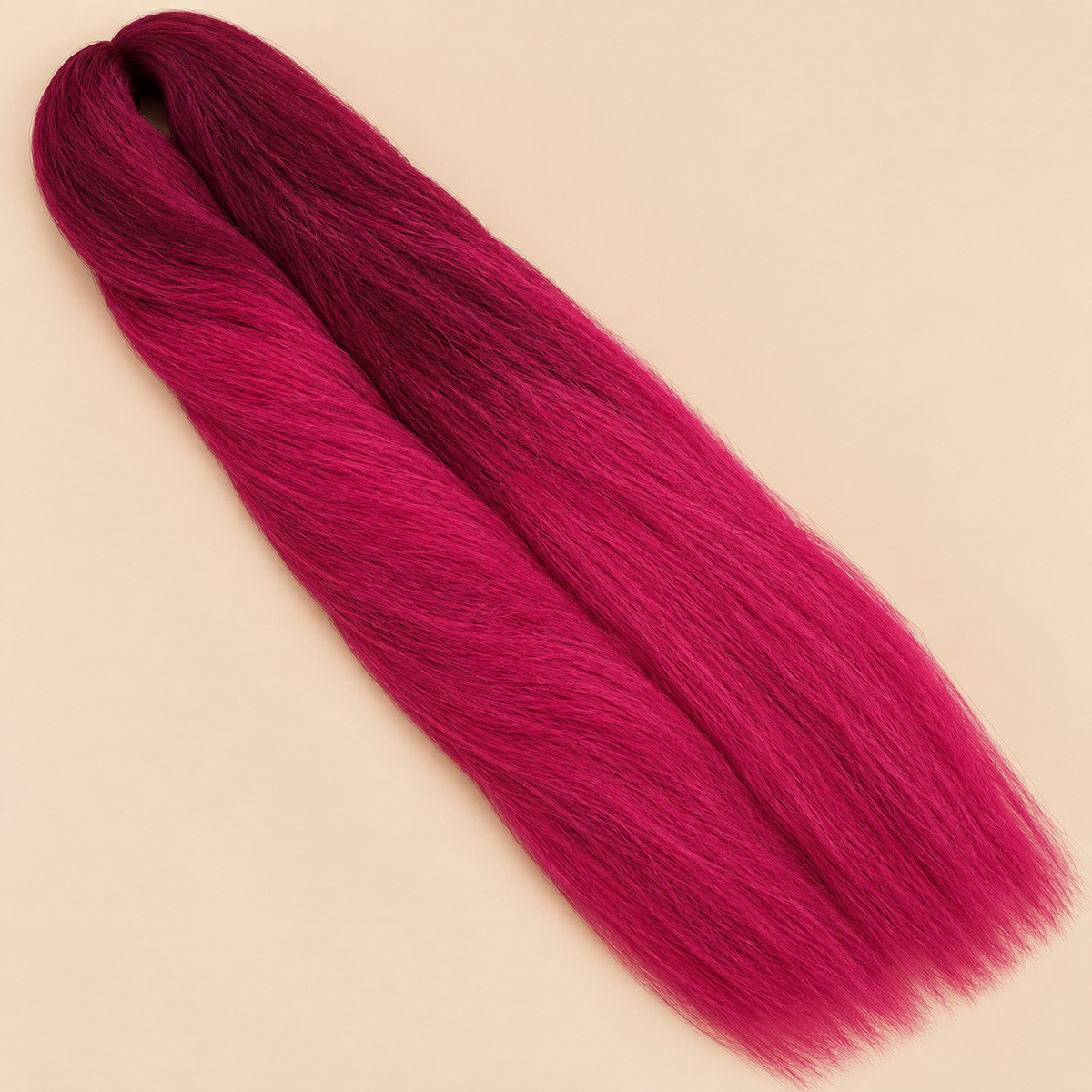Ultra Braid kanekalon Cherry kersenrood 100 cm, 165 gram op beige achtergrond
