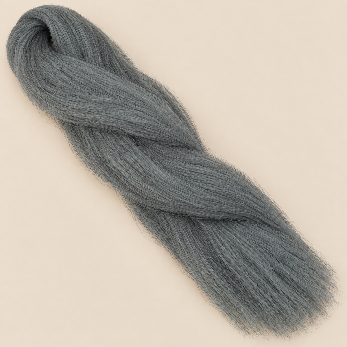 Ultra Braid kanekalon Grey grijs 100 cm, 165 gram op beige achtergrond