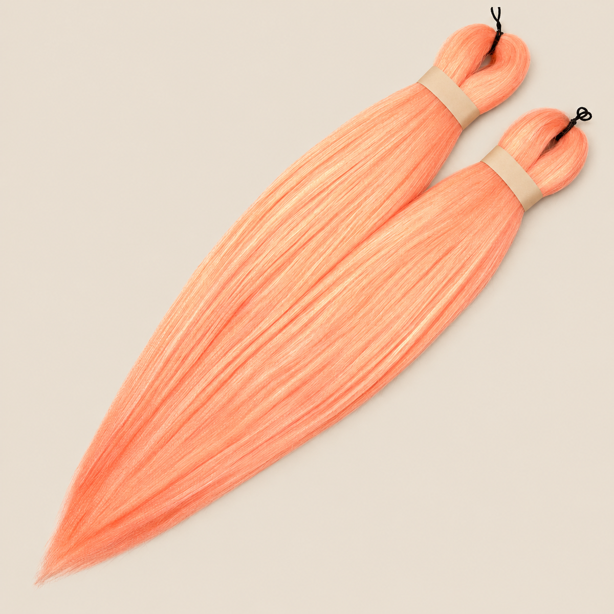 Ultra Braid 2-in-1 pre-stretched Ice Orange Pasteloranje, 60 cm 160 gram op beige achtergrond