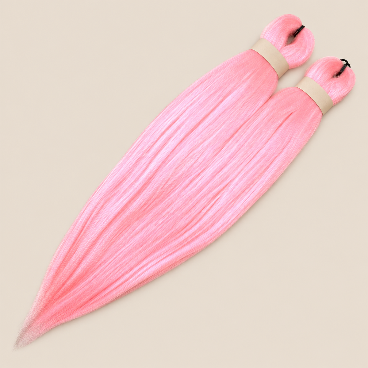 Ultra Braid 2-in-1 pre-stretched Ice Pink Pastelroze, 60 cm 160 gram op beige achtergrond