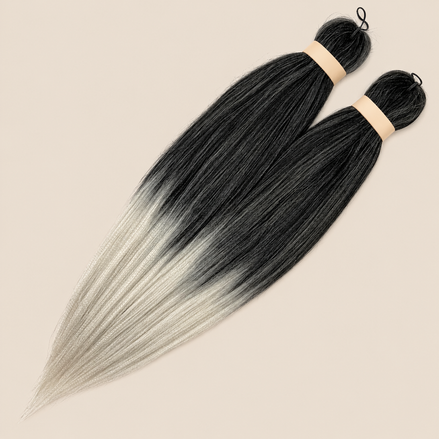 Ultra Braid pre-stretched T1B/Silver zwart zilver ombre 60 cm, 160 gram op beige achtergrond