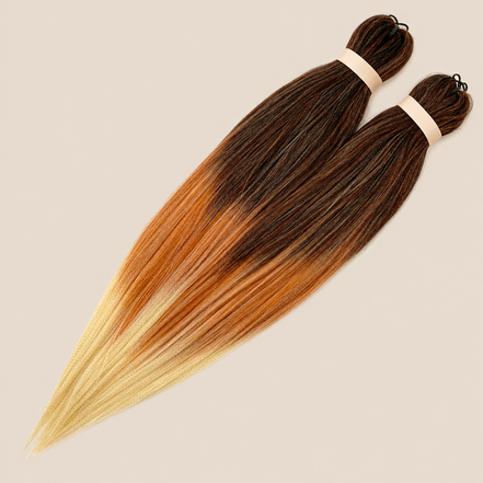 Ultra Braid pre-stretched T3/OM/Caramel Blond bruin karamel blond ombre 60 cm, 160 gram op beige achtergrond