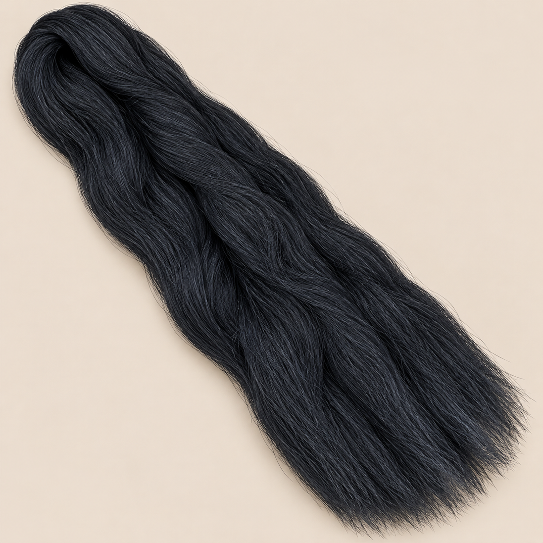 Ultra Braid kanekalon 1 zwart 110 cm, 155 gram op beige achtergrond