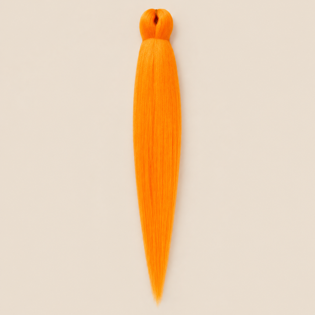 Ultra Braid UV 2-in-1 Pre-stretched kleurcode Orange, oranje, 60 cm, op een beige achtergrond
