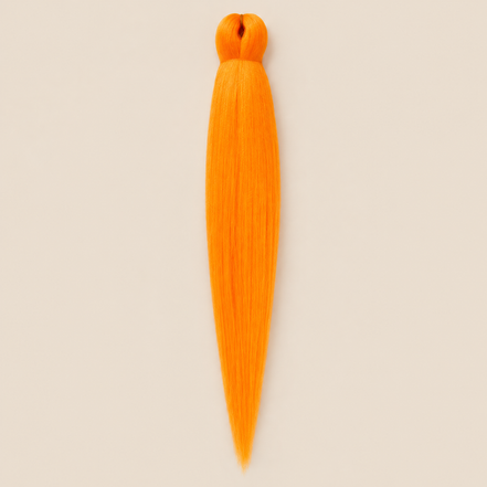 Ultra Braid UV 2-in-1 Pre-stretched kleurcode Orange, oranje, 60 cm, op een beige achtergrond