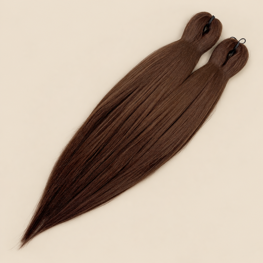 Ultra Braid 2-in-1 Pre-stretched kleurcode 8, kleur 8, 60 cm, op een beige achtergrond