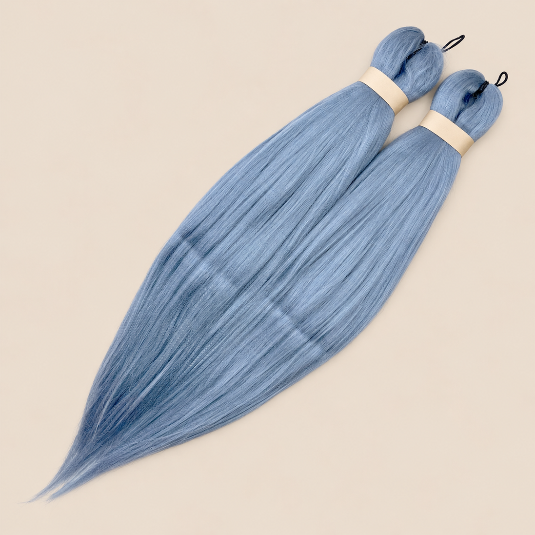Ultra Braid 2-in-1 pre-stretched Periwinkle Grijsblauw, 60 cm 160 gram op beige achtergrond