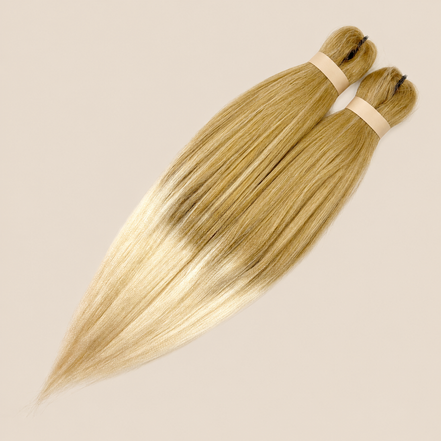 Ultra Braid 2-in-1 pre-stretched M27/613 Honingblond lichtblond, 60 cm 160 gram op beige achtergrond