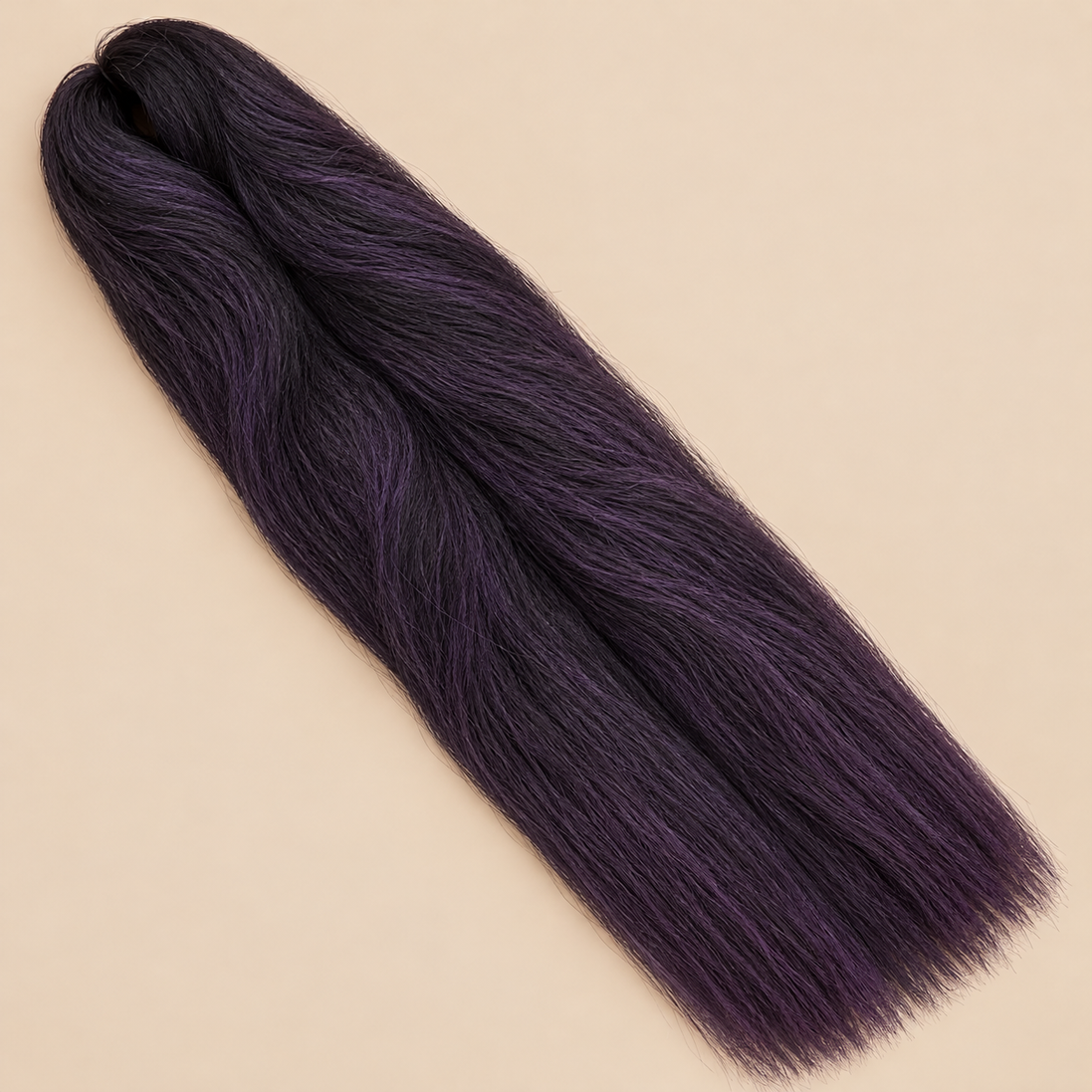 Ultra Braid kanekalon T1B/Violet zwart violet ombre 110 cm, 155 gram op beige achtergrond