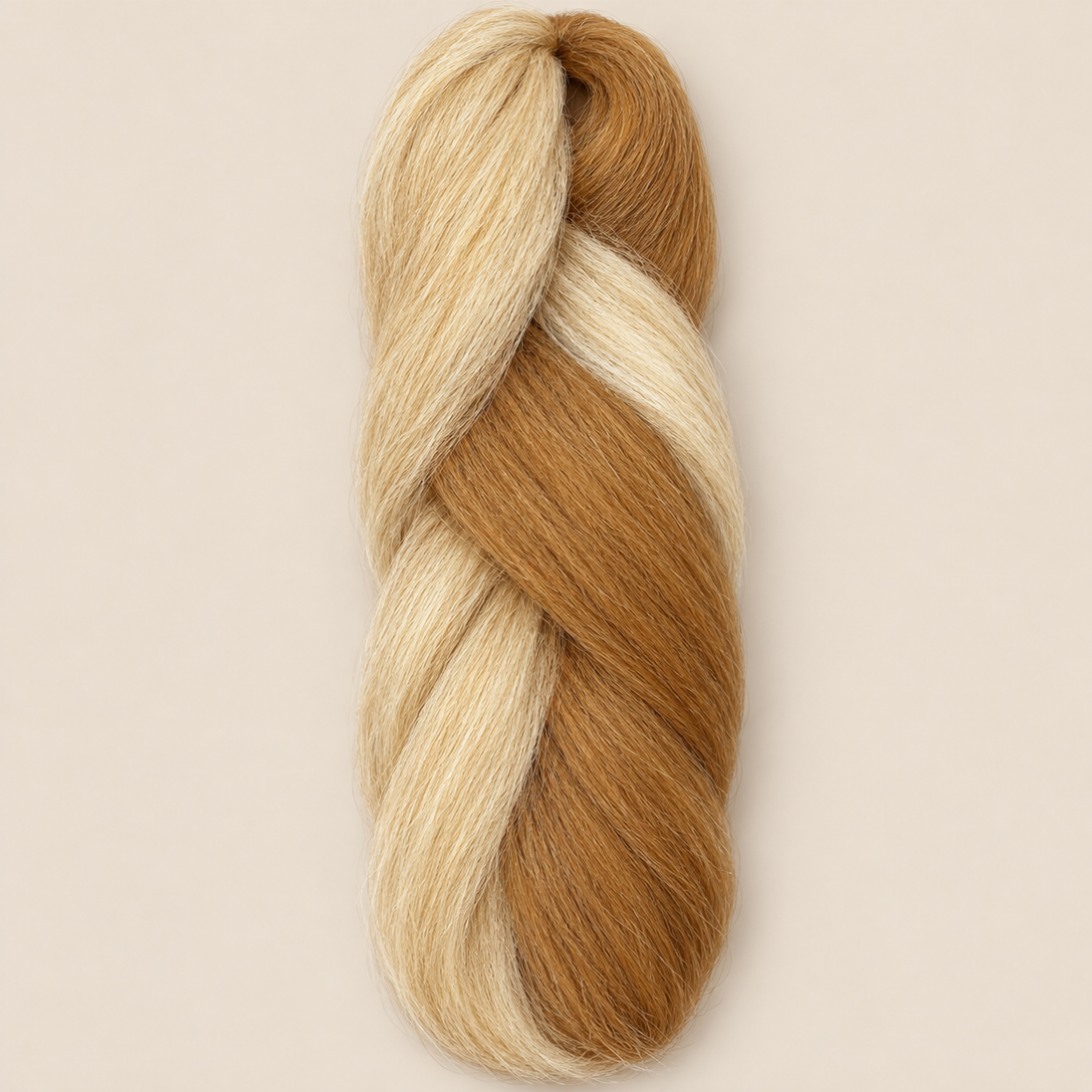 Ultra Braid Kanekalon kleurcode P27/613, honingblond/lichtblond, 100 cm, op een beige achtergrond