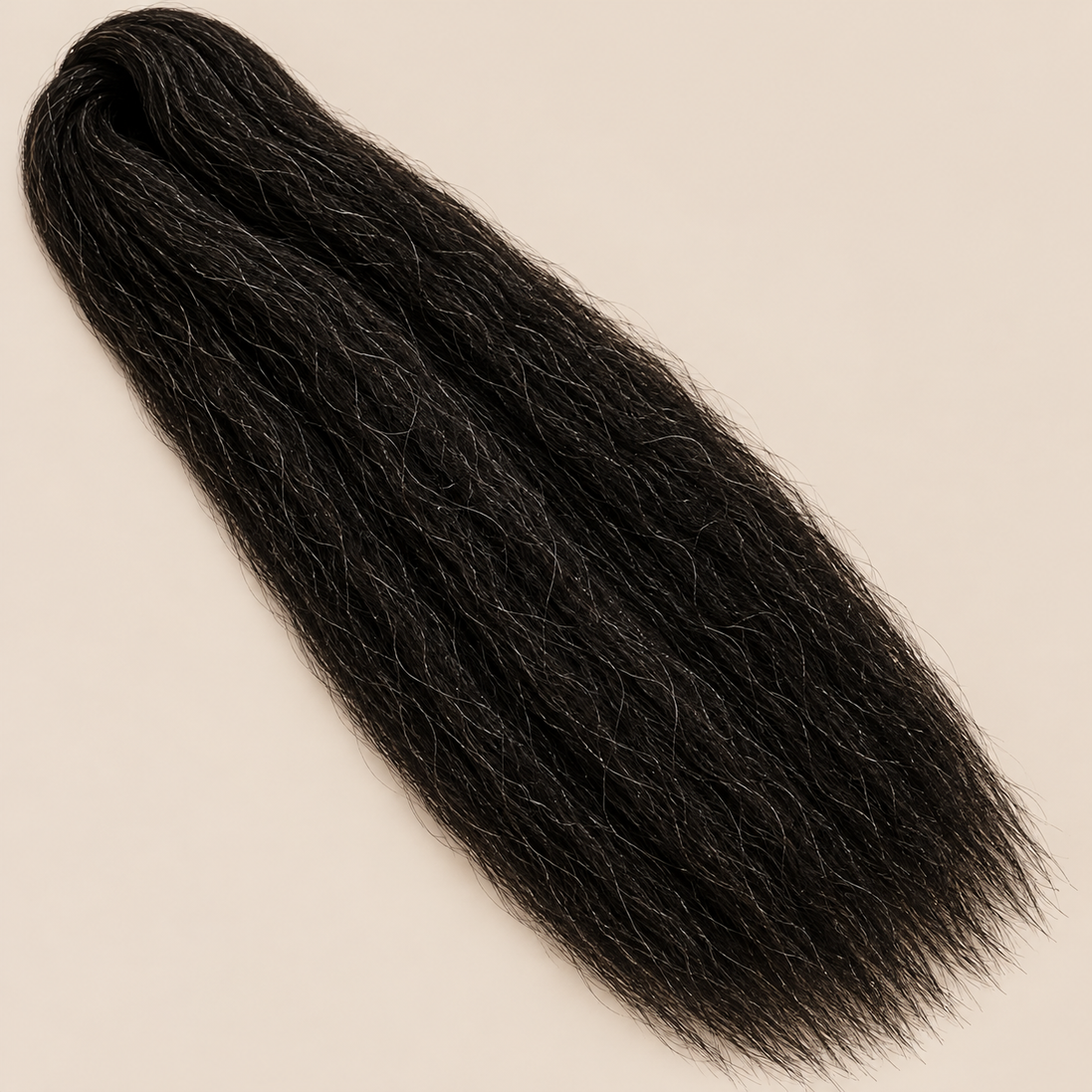Ultra Braid kanekalon 3 donkerbruin 110 cm, 155 gram op beige achtergrond