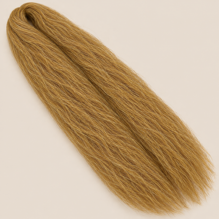 Ultra Braid kanekalon 27 honingblond 100 cm, 165 gram op beige achtergrond