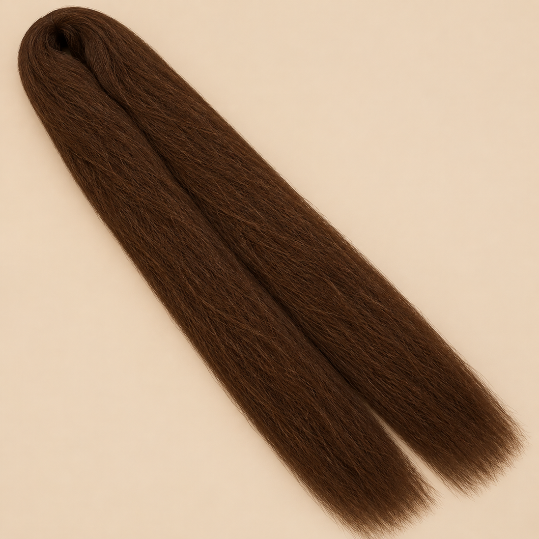 Ultra Braid kanekalon 8 bruin 100 cm, 165 gram op beige achtergrond