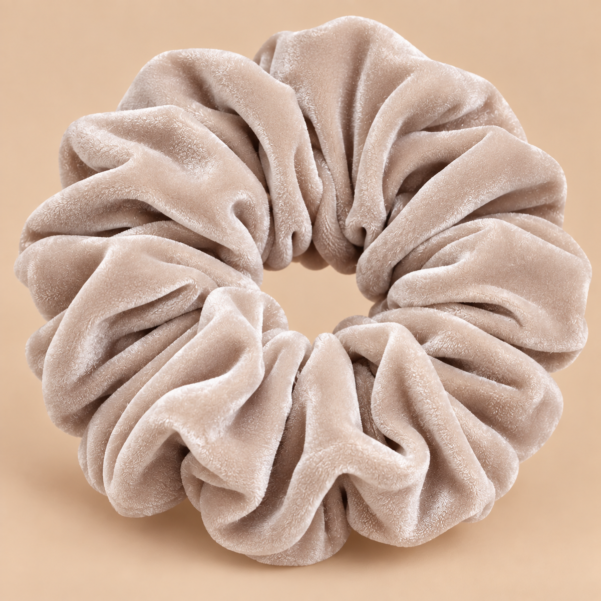 XXL fluwelen scrunchie crème beige - De HaarBoetiek