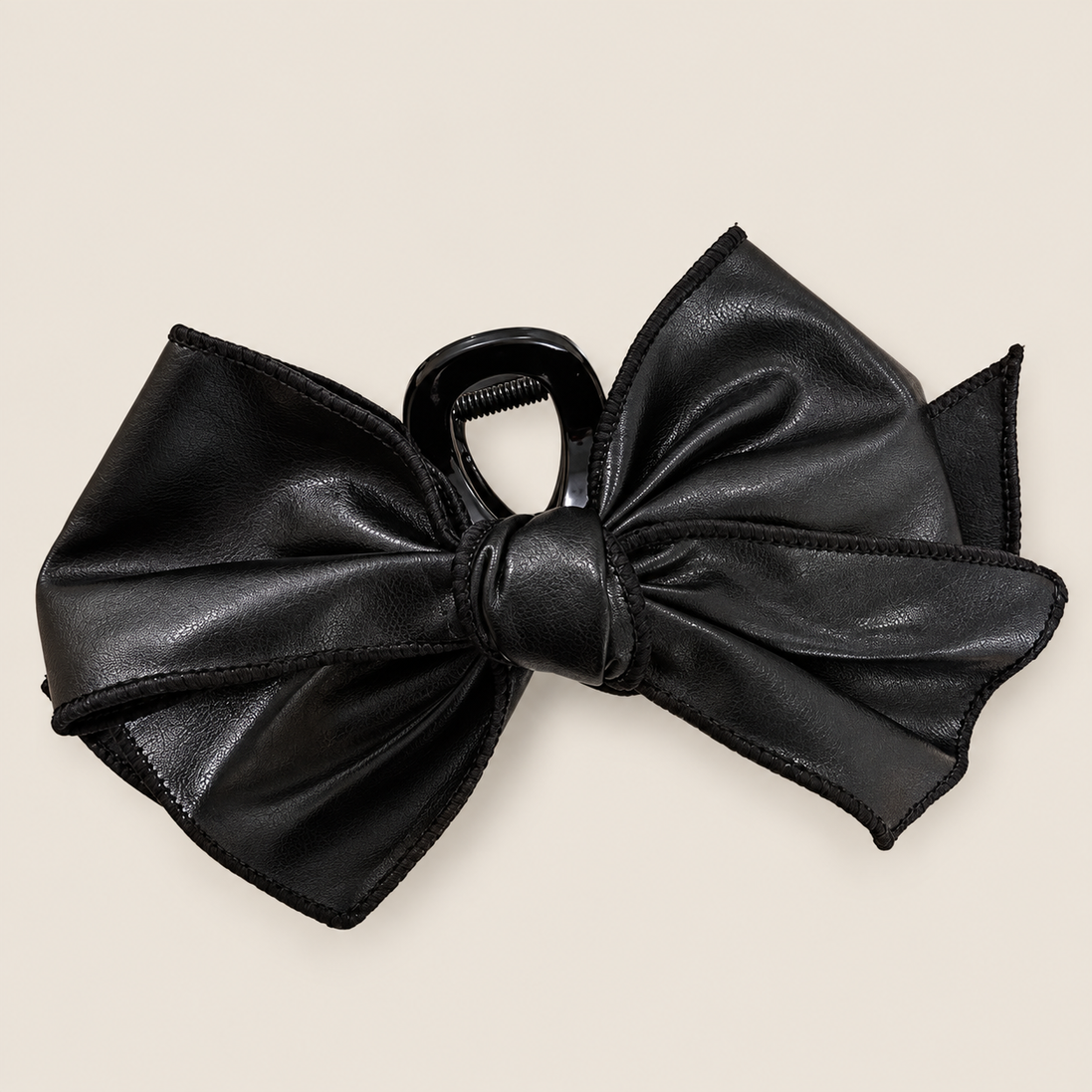 Zwarte grote strik haarklem in leerlook – haaraccessoire dames